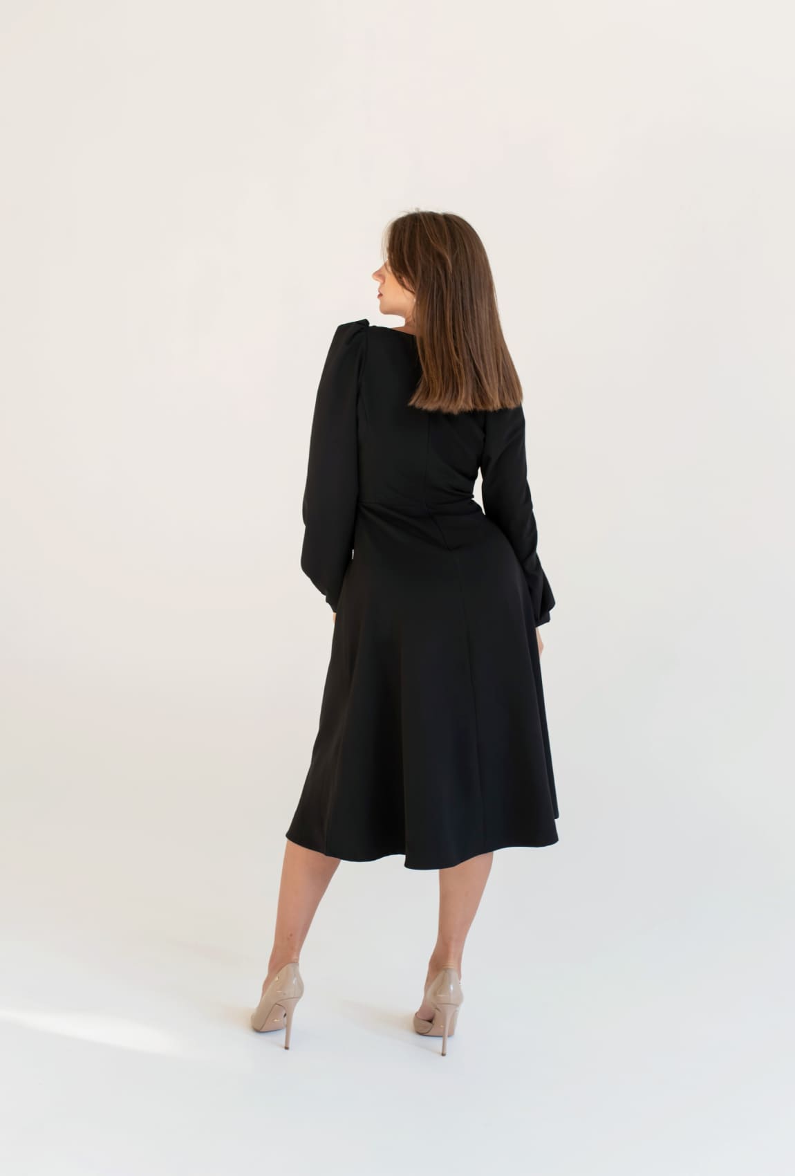 Черное платье каре длинное —  396059. Maritel. Изображенние 1