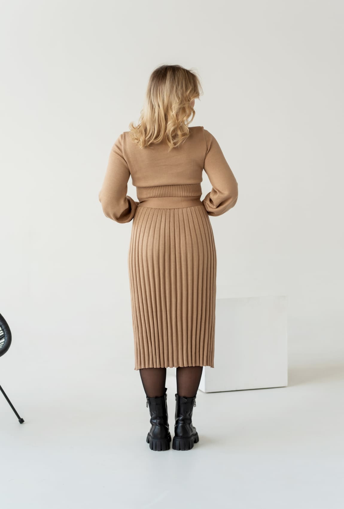 Темно бежева сукня плісе  —  122390. Maritel. Зображення 1