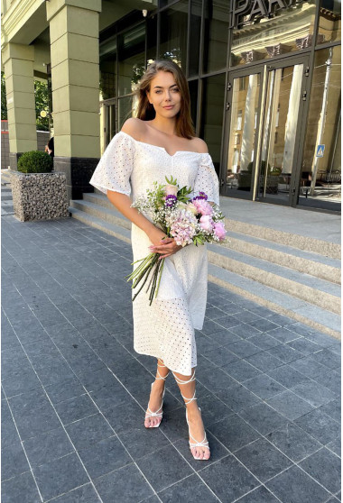 Довга молочна сукня прошва з крильцями. Maritel. Зображення 3