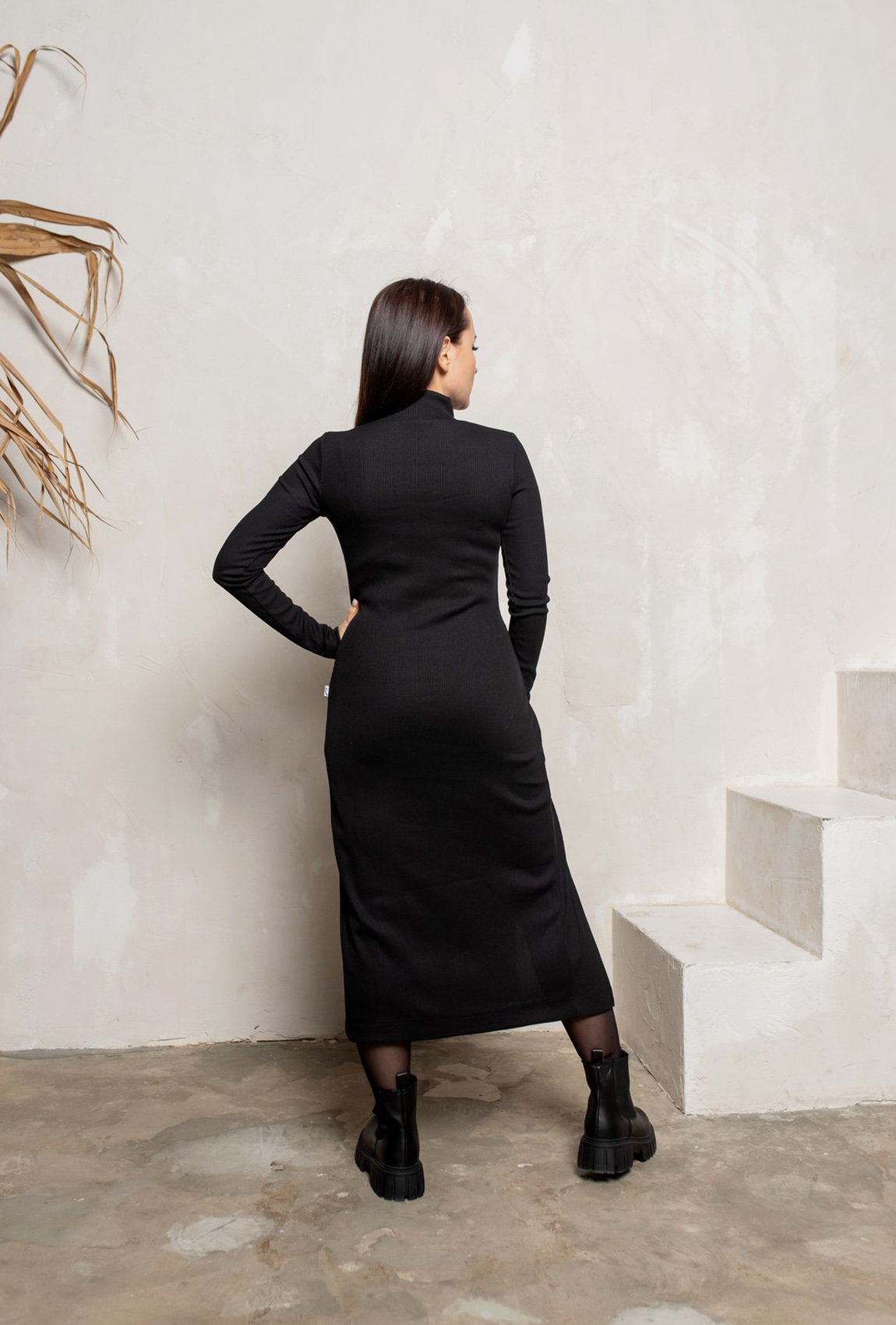 Чорна сукня міді з розрізом  —  536646. Maritel. Зображення 1