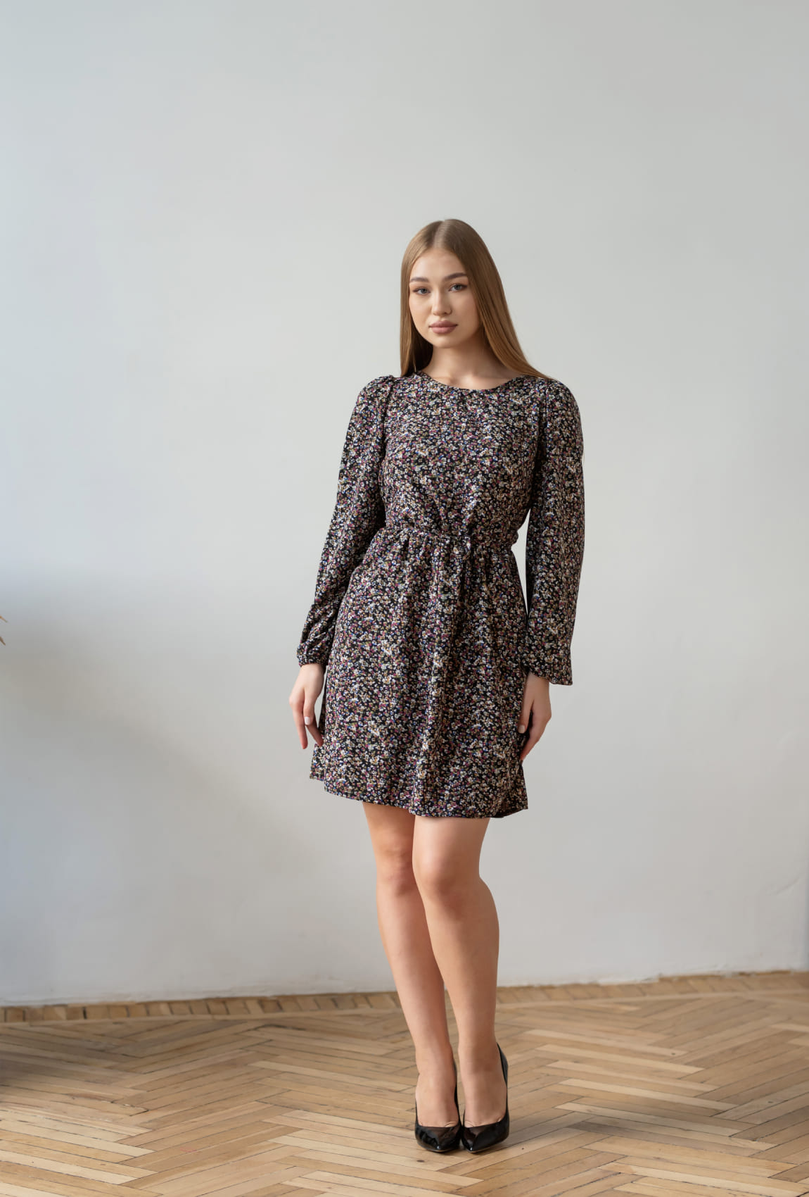 Чорна сукня софт з рукавом у квітку —  267055. Maritel