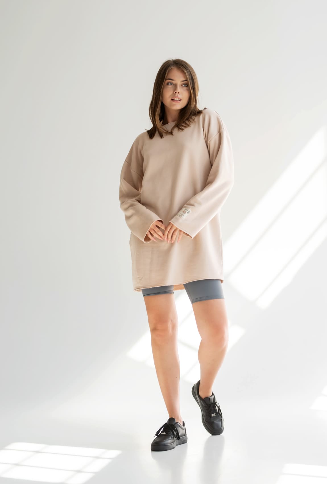 Бежевое опротивное платье —  765434. Maritel