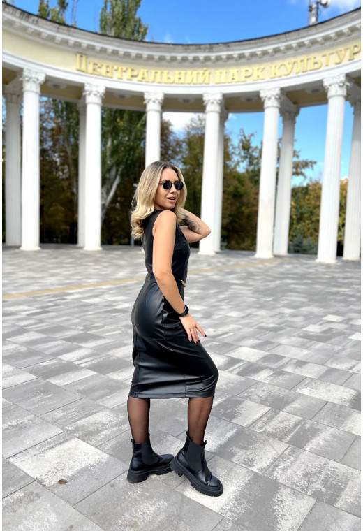 Чорна сукня з ланцюжком — 918560. Maritel. Зображення 1 Чорна сукня з ланцюжком — 918560. Maritel. Зображення 1