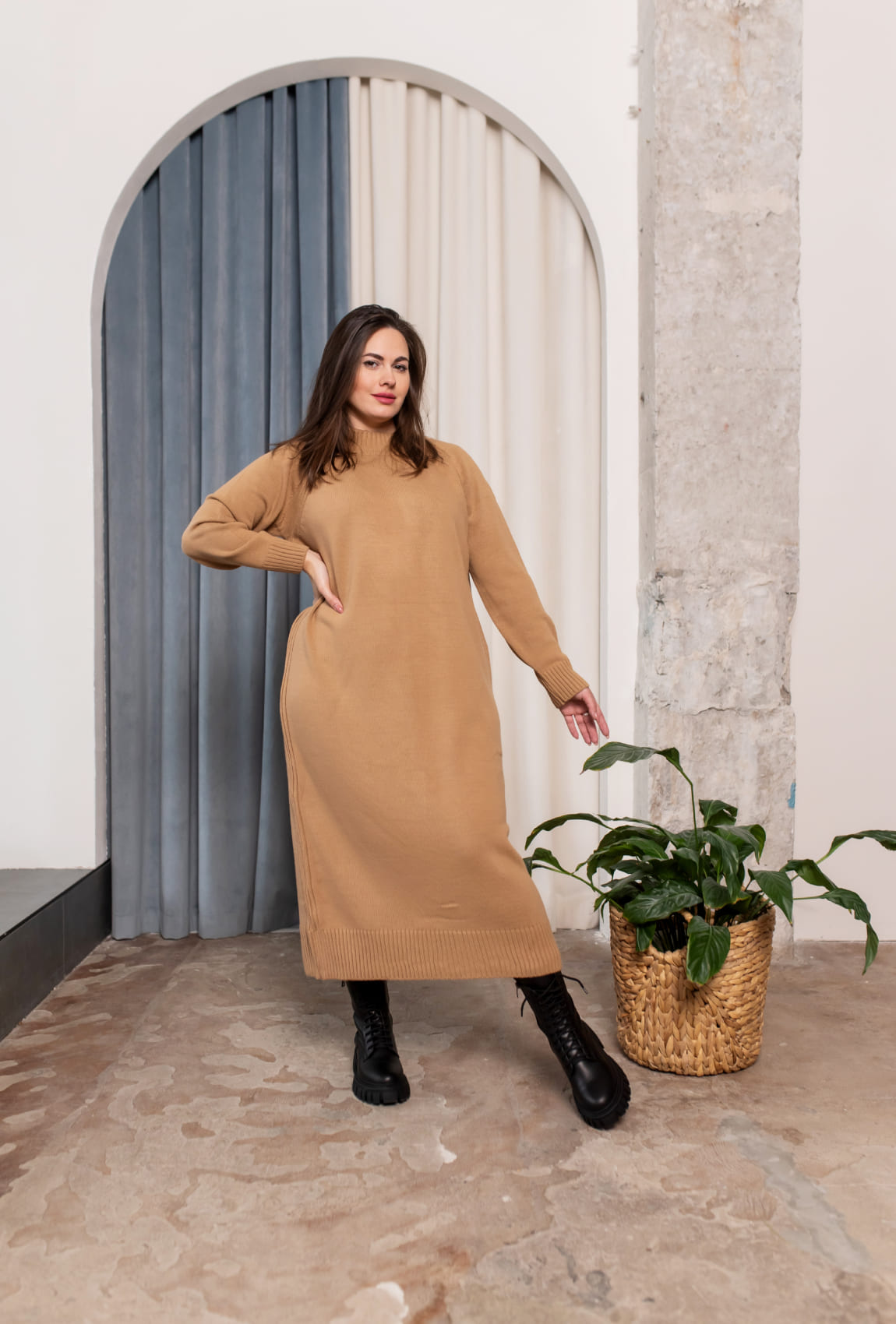 Темно бежева в'язана сукня —  235101. Maritel