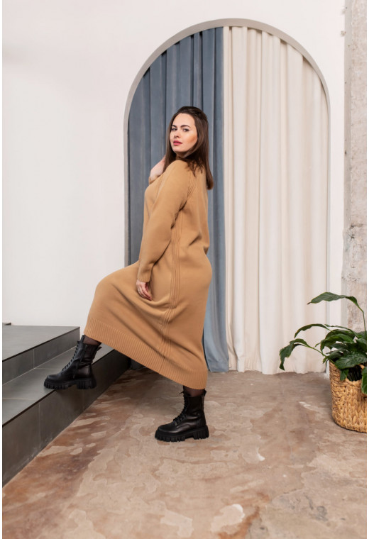 Темно бежева в'язана сукня — 235101. Maritel. Зображення 2 Темно бежева в'язана сукня — 235101. Maritel. Зображення 2