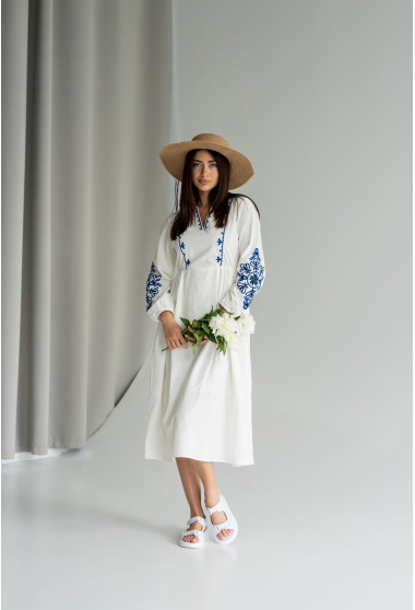 Біла сукня з синьою вишивкою. Maritel. Зображення 11