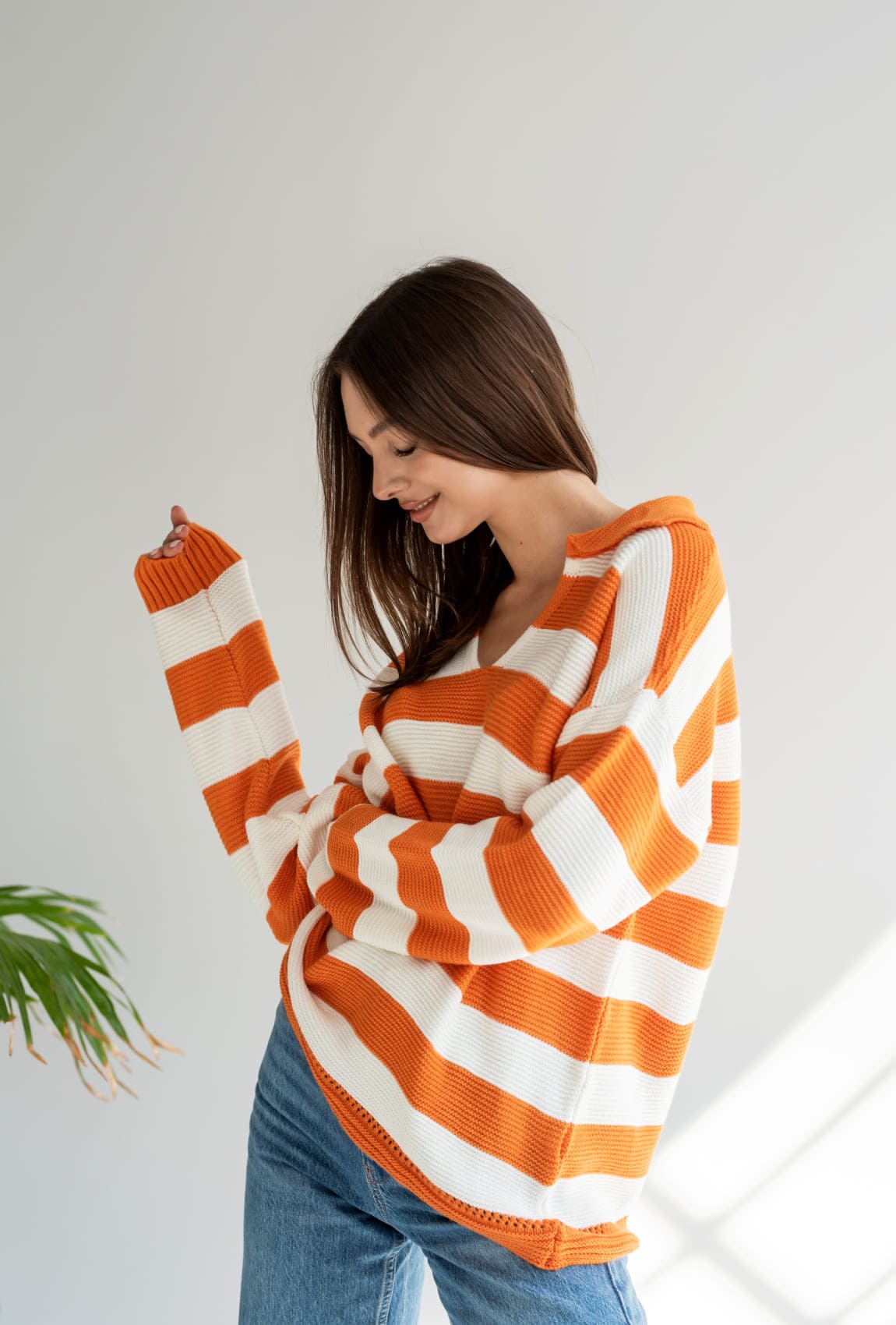 Помаранчевий светр поло в широку полоску — 120662. Maritel. Зображення 1 Помаранчевий светр поло в широку полоску — 120662. Maritel. Зображення 1