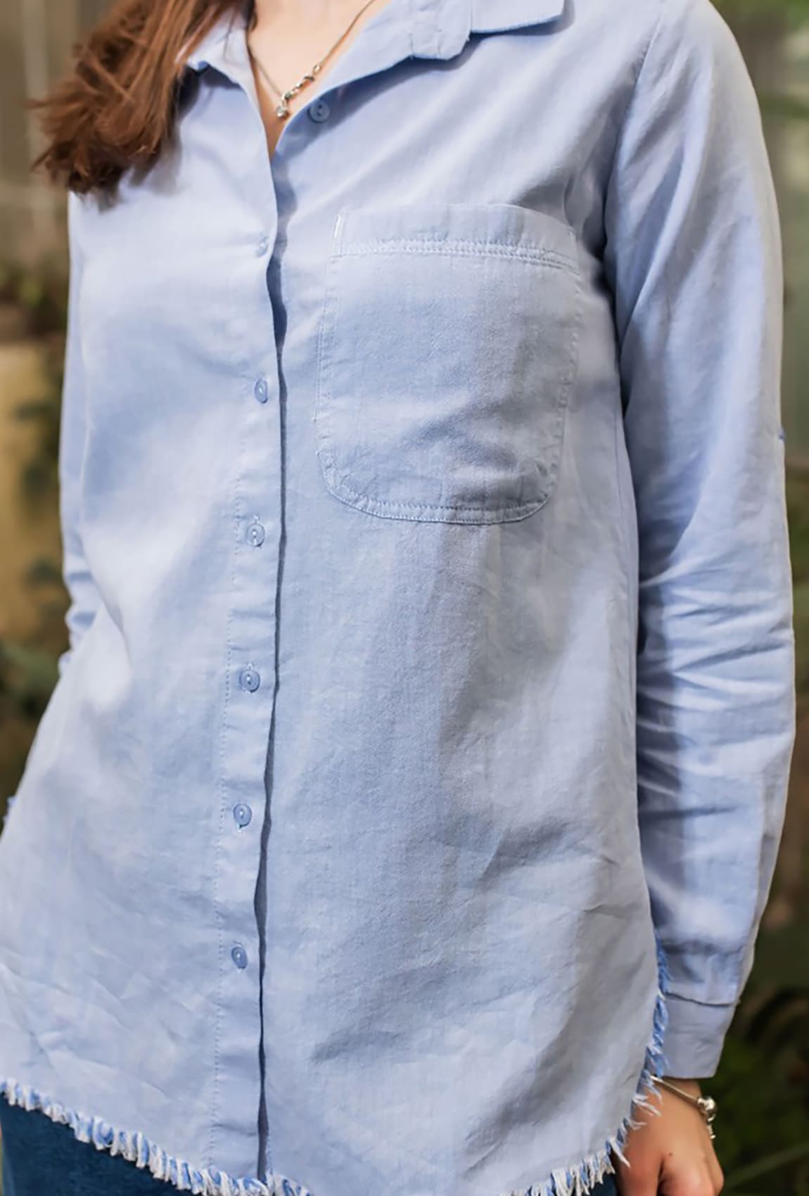 Голубая рубашка с бахромой — 310715. Maritel. Изображенние 2 Голубая рубашка с бахромой — 310715. Maritel. Изображенние 2