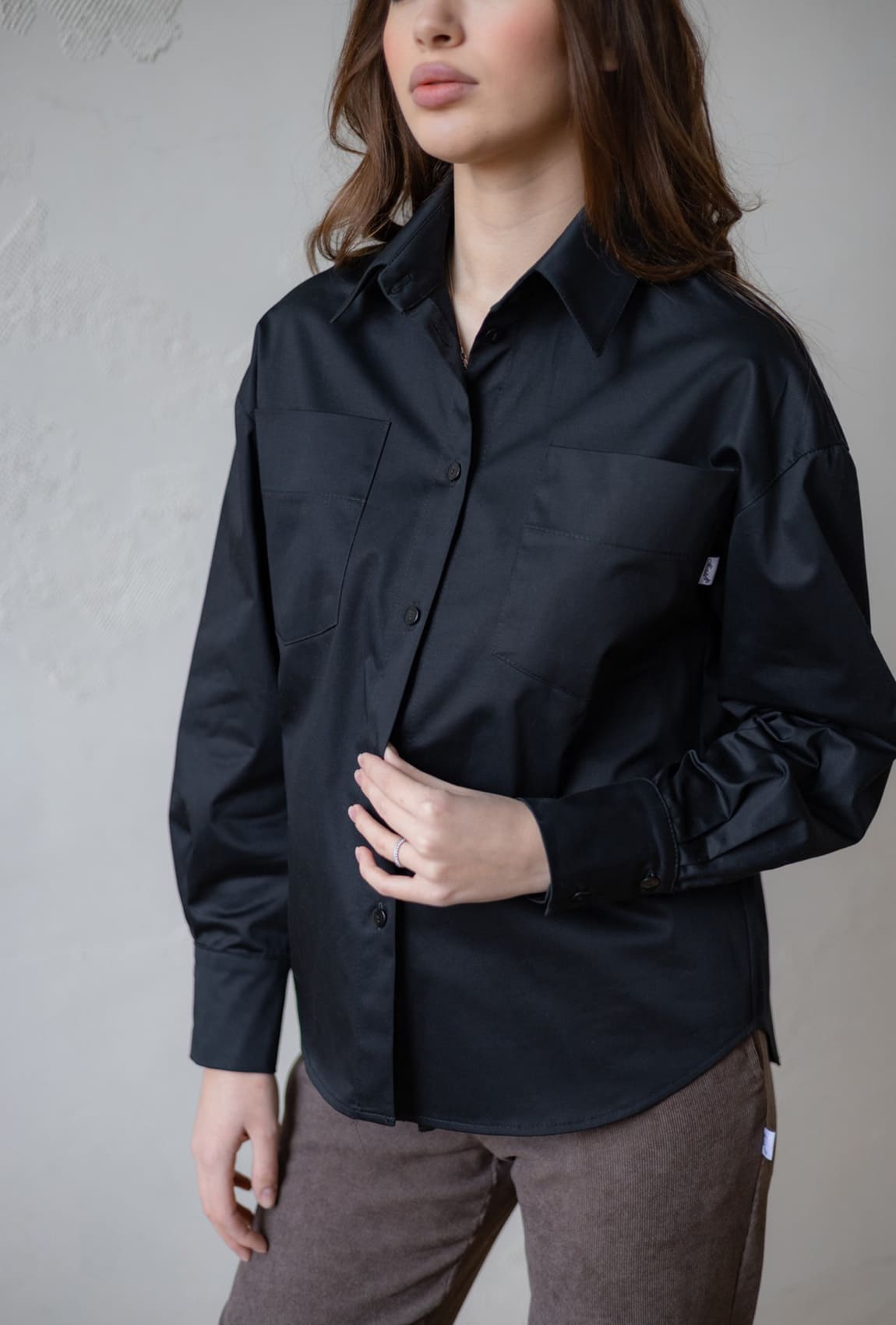 Черная котоновая рубашка — 122965. Maritel. Изображенние 2 Черная котоновая рубашка — 122965. Maritel. Изображенние 2