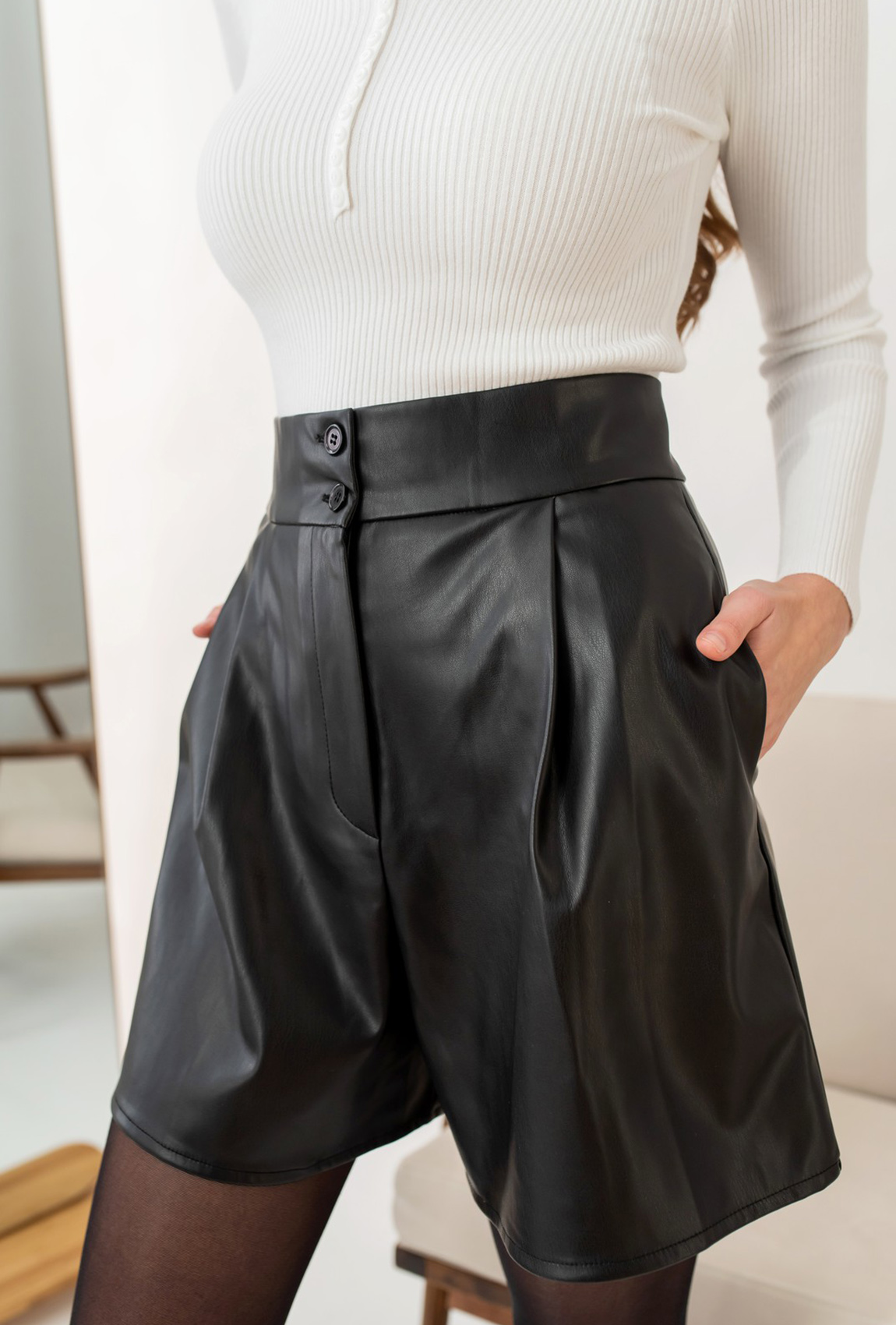Черные кожаные шорты — 760316. Maritel. Изображенние 2 Черные кожаные шорты — 760316. Maritel. Изображенние 2