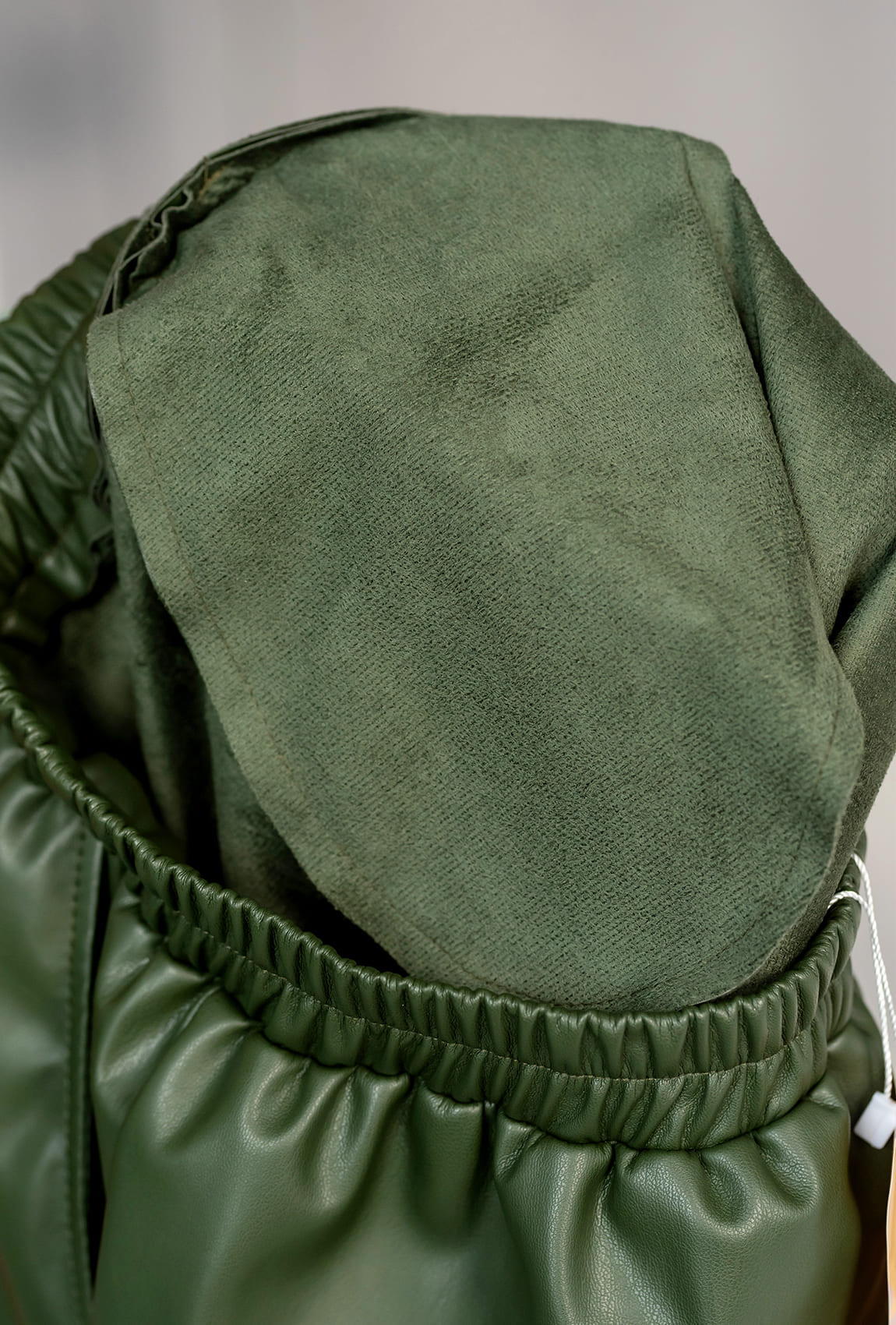 Штани джогери екошкіра хакі — 602782. Maritel. Зображення 1 Штани джогери екошкіра хакі — 602782. Maritel. Зображення 1