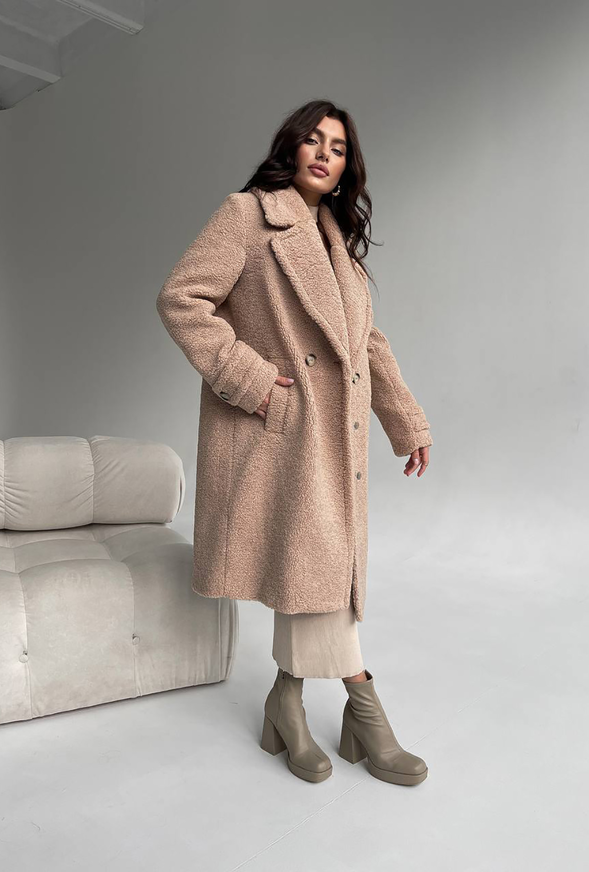 Бежева шуба з овчини — 262035. Maritel. Зображення 2 Бежева шуба з овчини — 262035. Maritel. Зображення 2