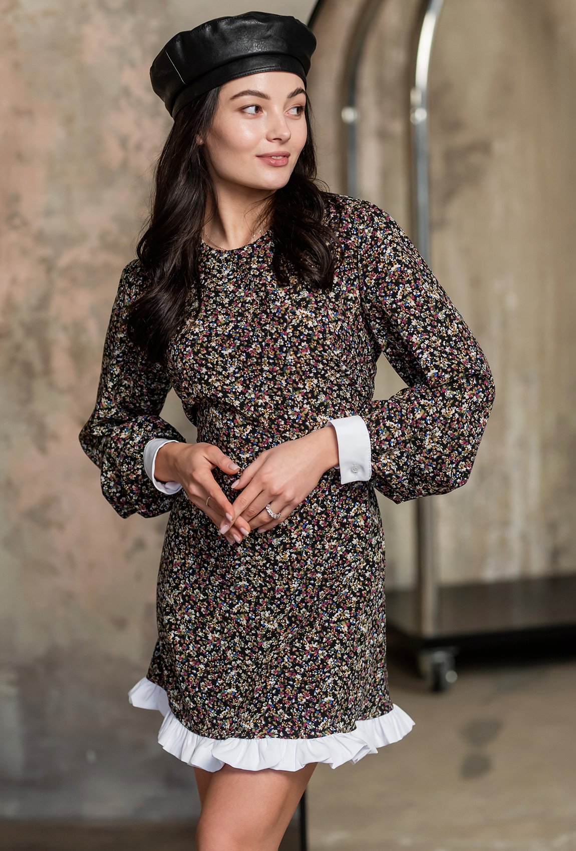 Черное платье софт в цветной цветок —  818570. Maritel. Изображенние 1