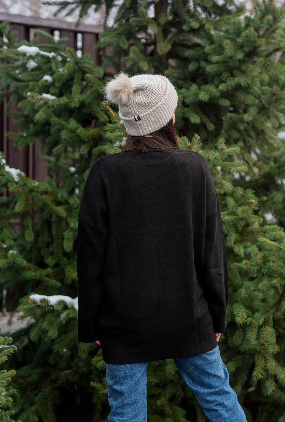 Чорний подовжений светр — 853708. Maritel. Зображення 1 Чорний подовжений светр — 853708. Maritel. Зображення 1