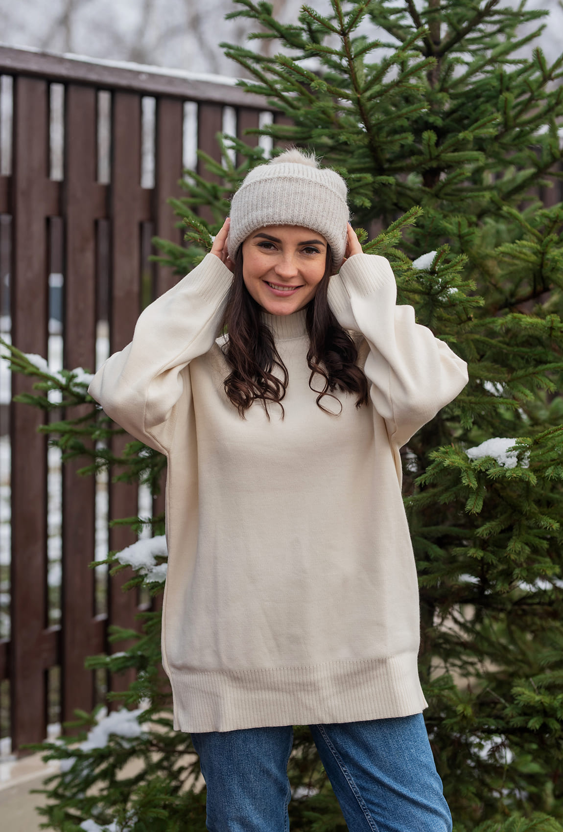 Молочний подовжений светр — 327486. Maritel. Зображення 2 Молочний подовжений светр — 327486. Maritel. Зображення 2