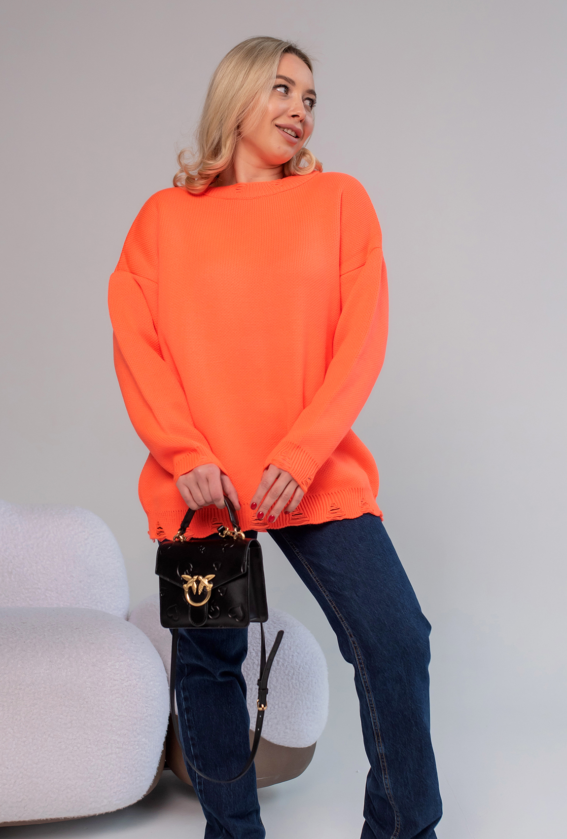 Помаранчевий в'язаний светр з рваним краєм — 244174. Maritel. Зображення 1 Помаранчевий в'язаний светр з рваним краєм — 244174. Maritel. Зображення 1