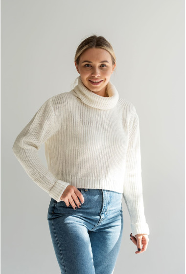 Молочний вкорочений светр з хомутом . Maritel. Зображення 8