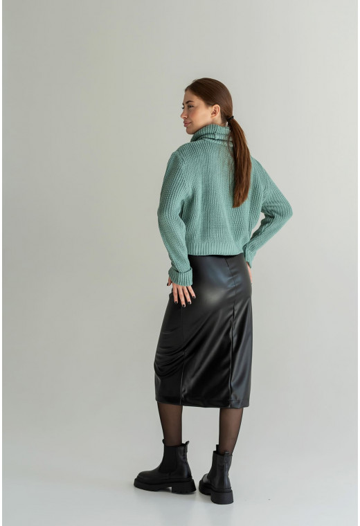 Оливковый укороченный свитер с хомутом — 416546. Maritel. Изображенние 1 Оливковый укороченный свитер с хомутом — 416546. Maritel. Изображенние 1