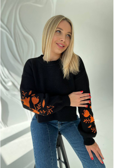 Чорний светр із вишивкою. Maritel. Зображення 11