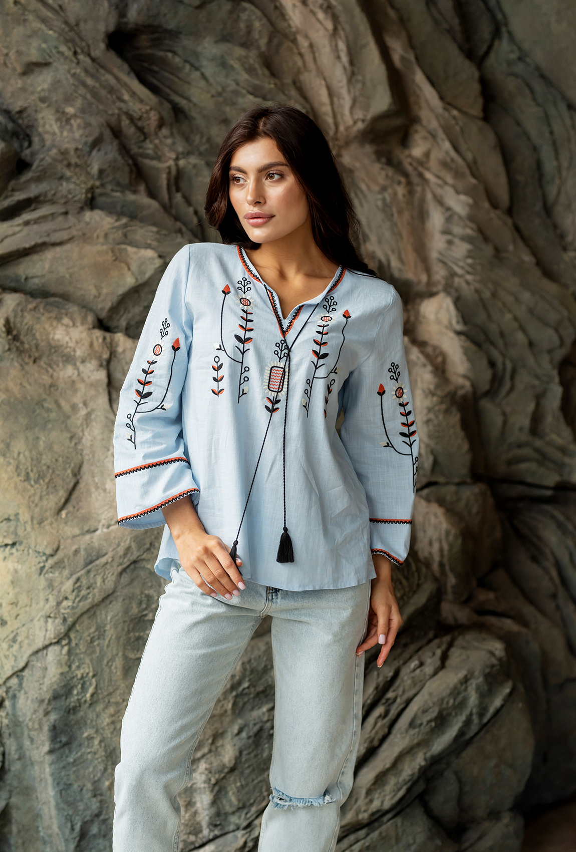 Голубая вышиванка с подсолнухом — 702023. Maritel. Изображенние 4 Голубая вышиванка с подсолнухом — 702023. Maritel. Изображенние 4