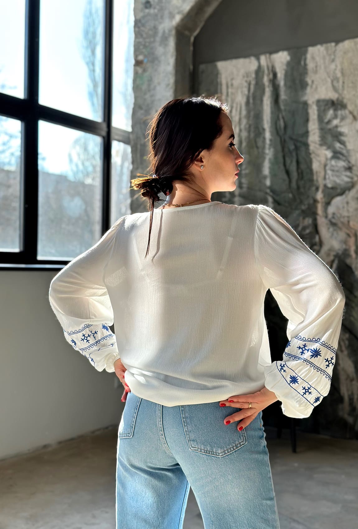 Вышиванка молочного цвета — 408624. Maritel. Изображенние 1 Вышиванка молочного цвета — 408624. Maritel. Изображенние 1