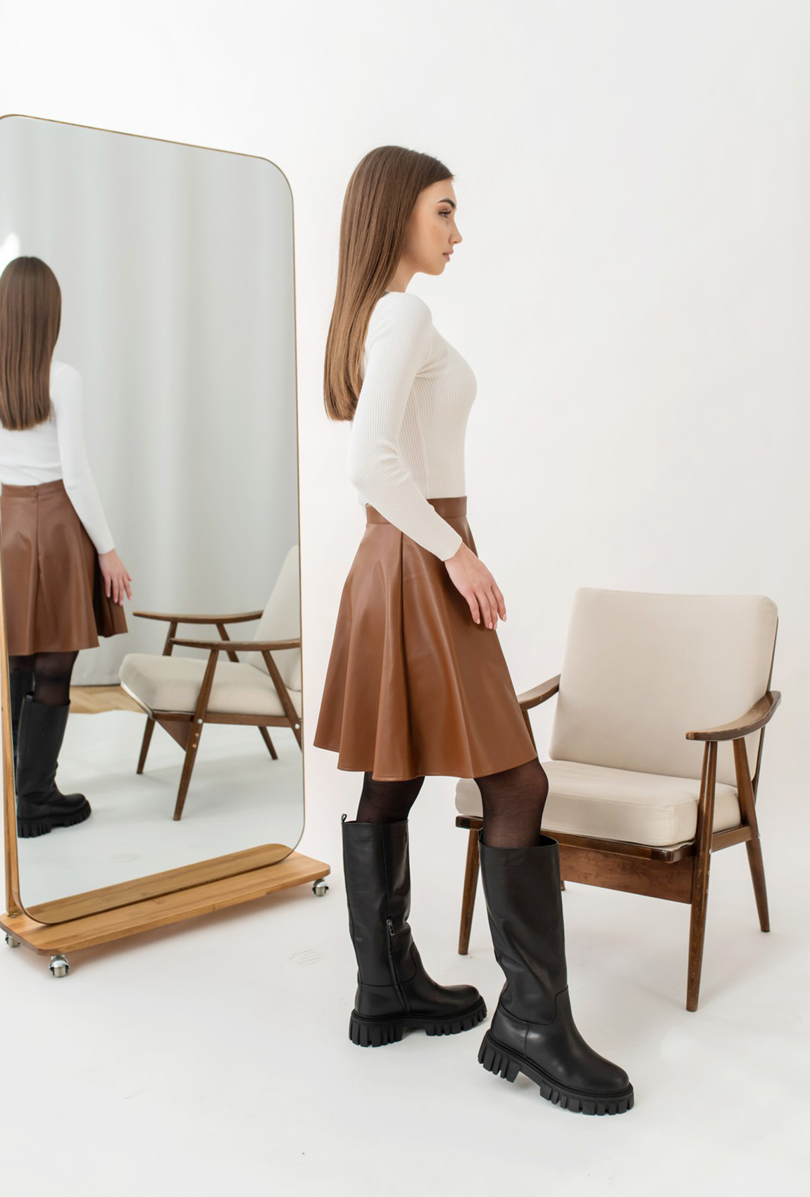 Коричневая кожаная юбка — 723221. Maritel. Изображенние 1 Коричневая кожаная юбка — 723221. Maritel. Изображенние 1