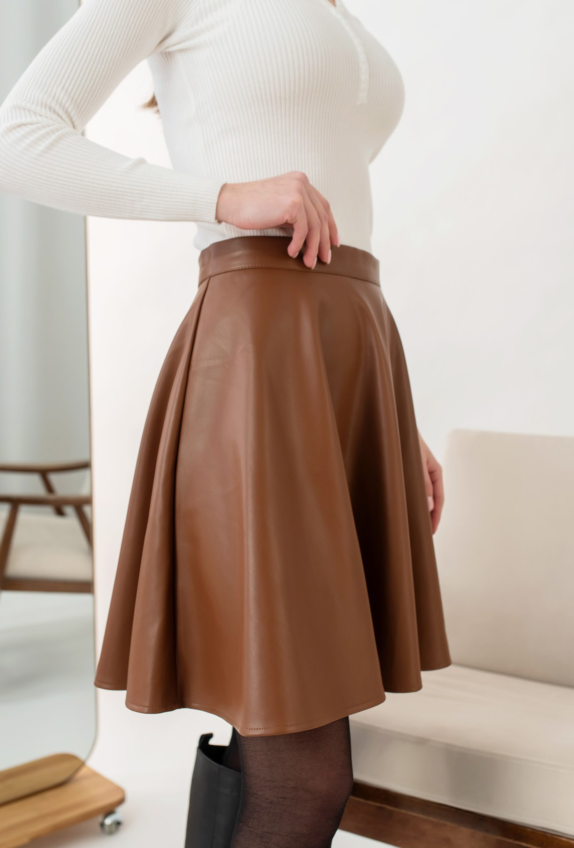 Коричневая кожаная юбка — 723221. Maritel. Изображенние 2 Коричневая кожаная юбка — 723221. Maritel. Изображенние 2