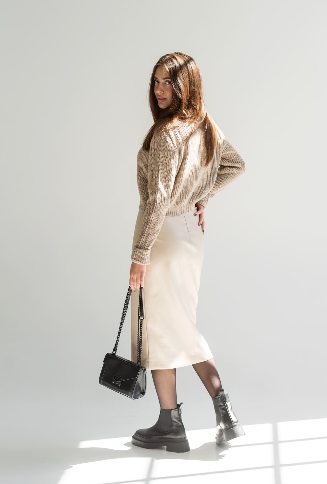 Бежевая юбка из экокожи — 812240. Maritel. Изображенние 1 Бежевая юбка из экокожи — 812240. Maritel. Изображенние 1