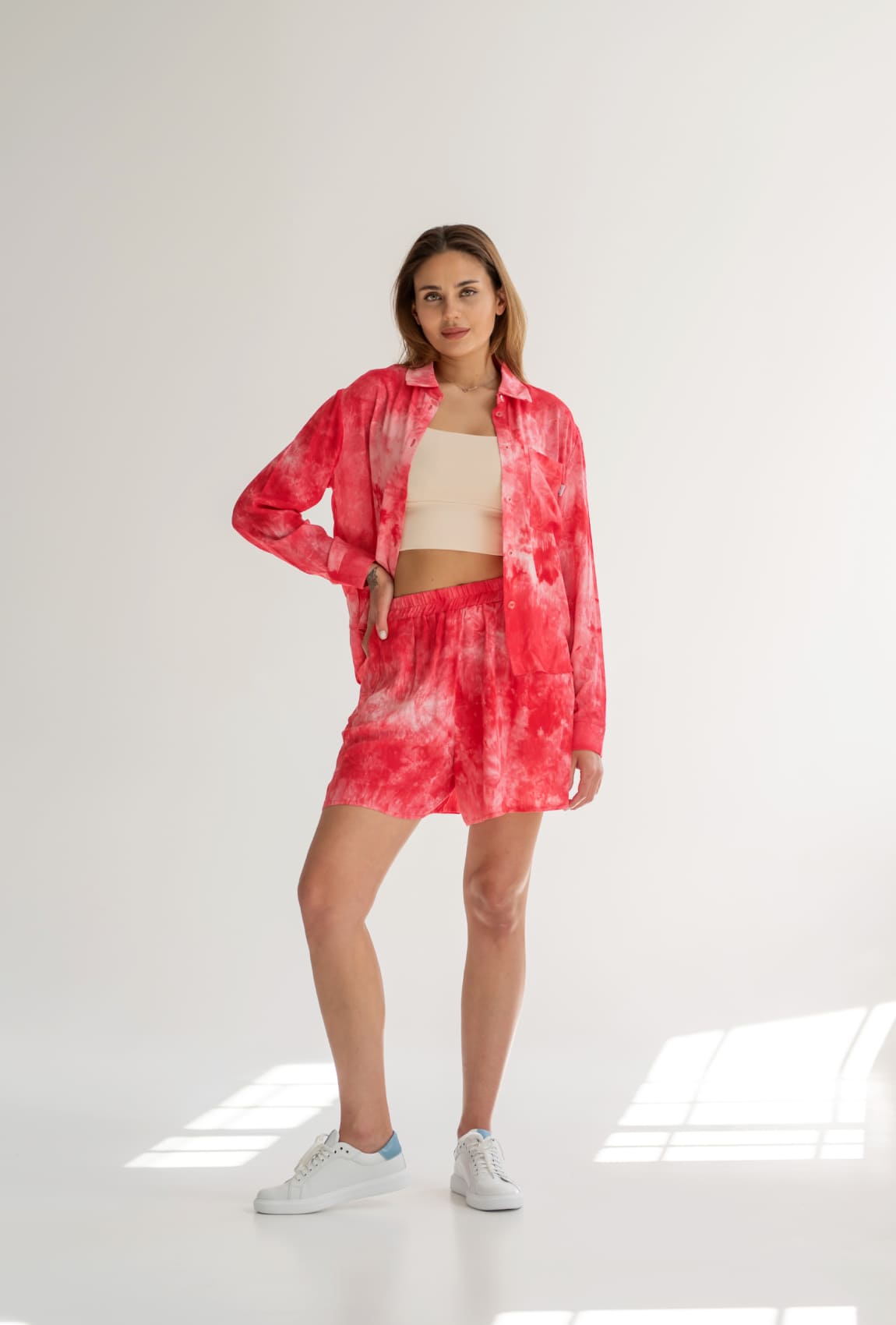 Червоно-білий костюм жатка з шортами —  806847. Maritel