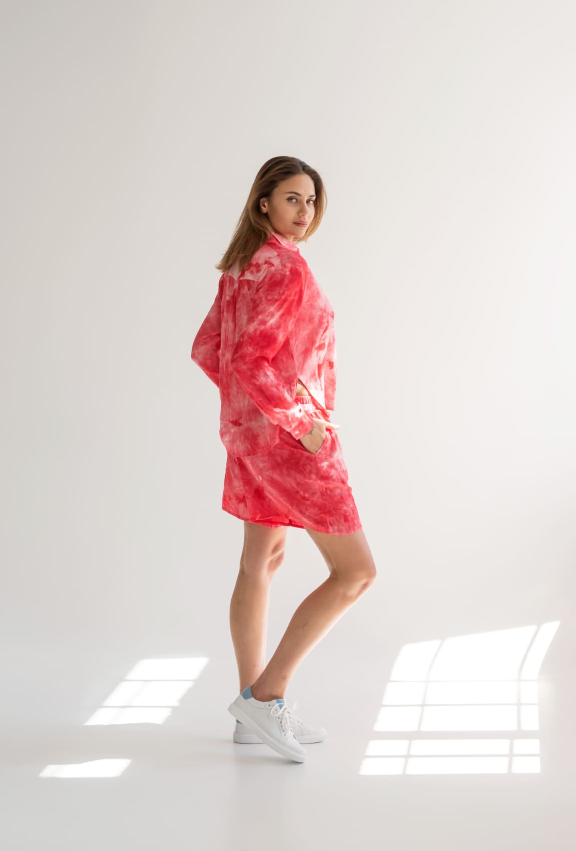 Червоно-білий костюм жатка з шортами —  806847. Maritel. Зображення 2