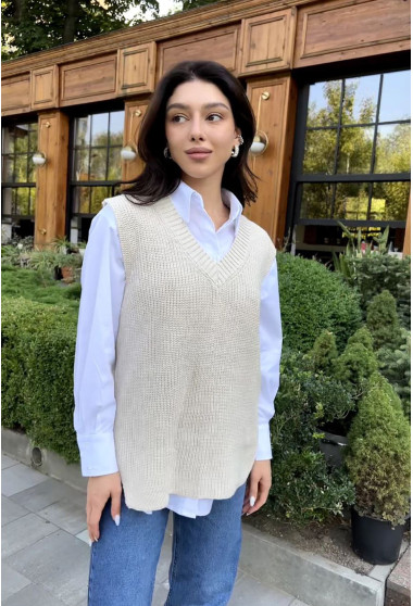 Бежева жилетка з розрізами. Maritel. Зображення 4