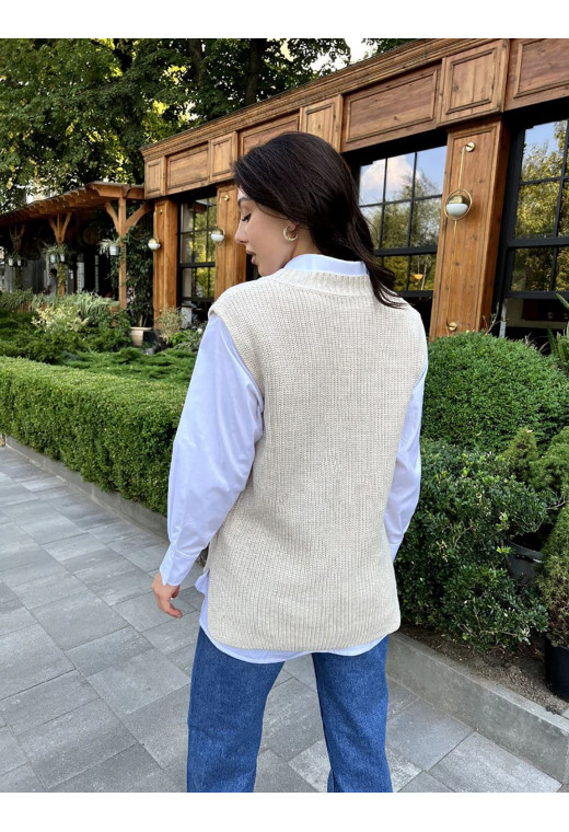 Бежевая жилетка с разрезами — 998614. Maritel. Изображенние 2 Бежевая жилетка с разрезами — 998614. Maritel. Изображенние 2