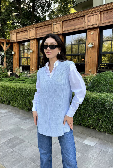 Блакитна жилетка з розрізами. Maritel. Зображення 2