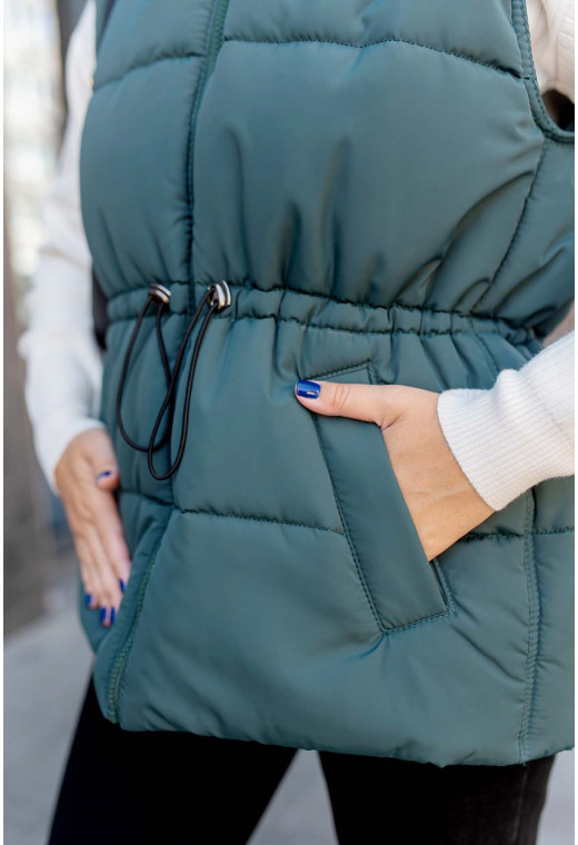 Изумрудная жилетка — 609651. Maritel. Изображенние 2 Изумрудная жилетка — 609651. Maritel. Изображенние 2