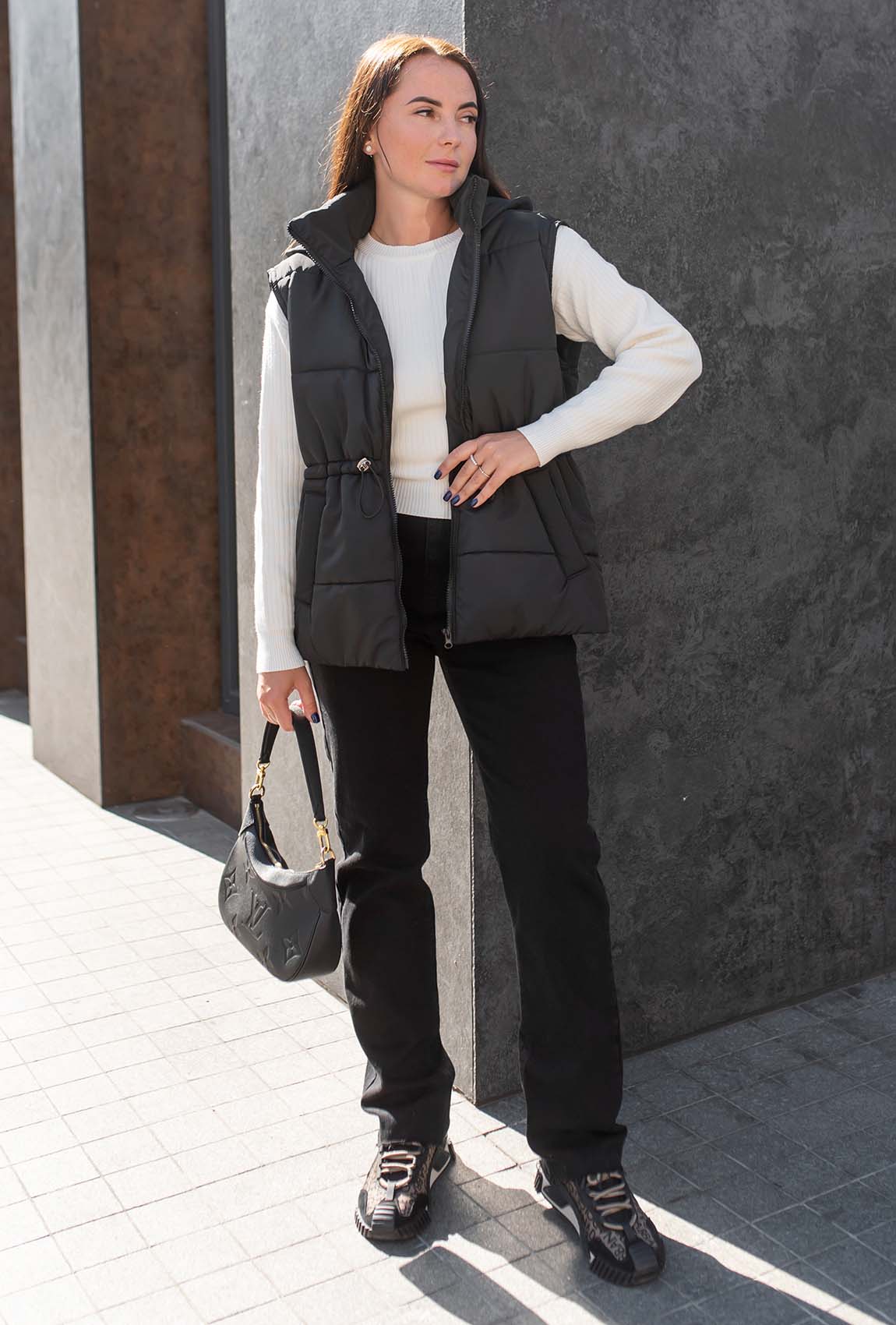 Черная жилетка —  442678. Maritel. Изображенние 1