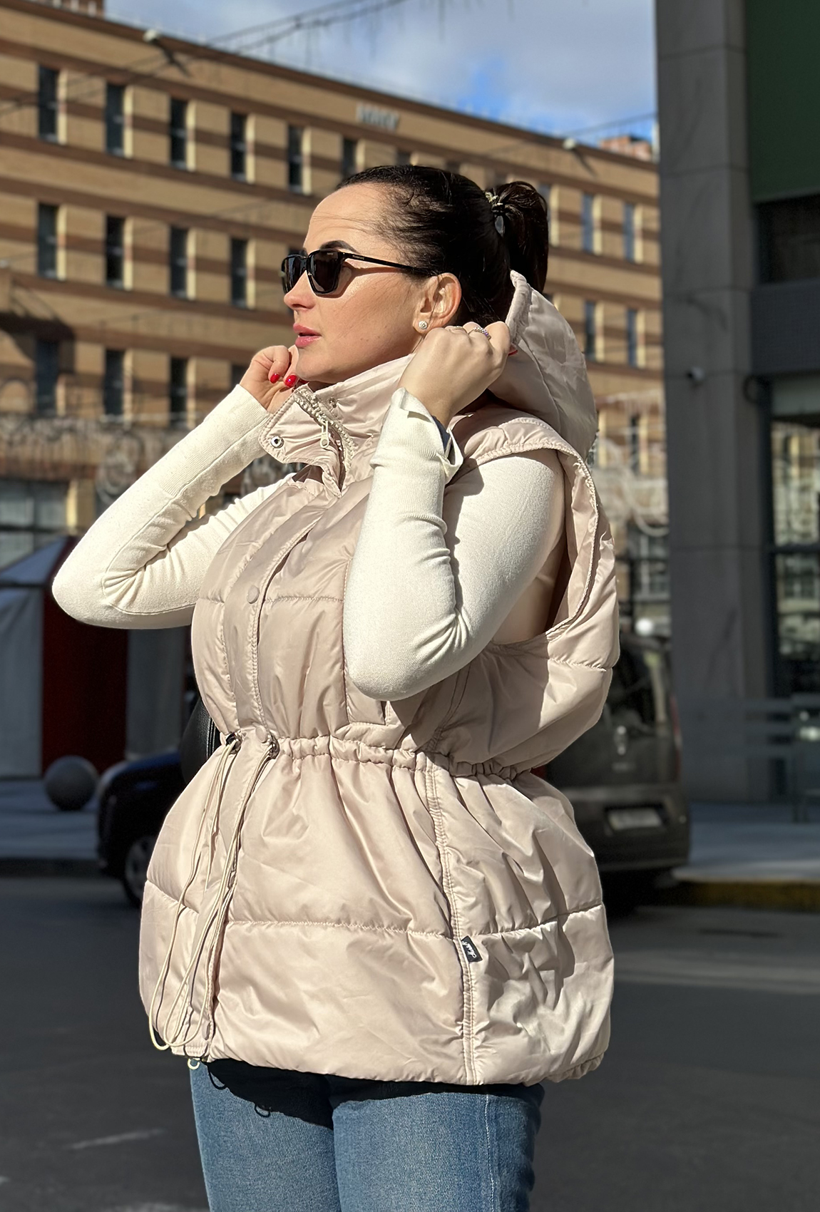 Бежевая жилетка полоска —  406238. Maritel. Изображенние 1