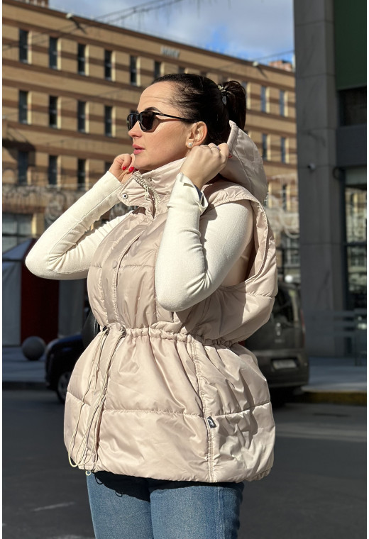 Бежевая жилетка полоска —  406238. Maritel. Изображенние 1 Бежевая жилетка полоска —  406238. Maritel. Изображенние 1