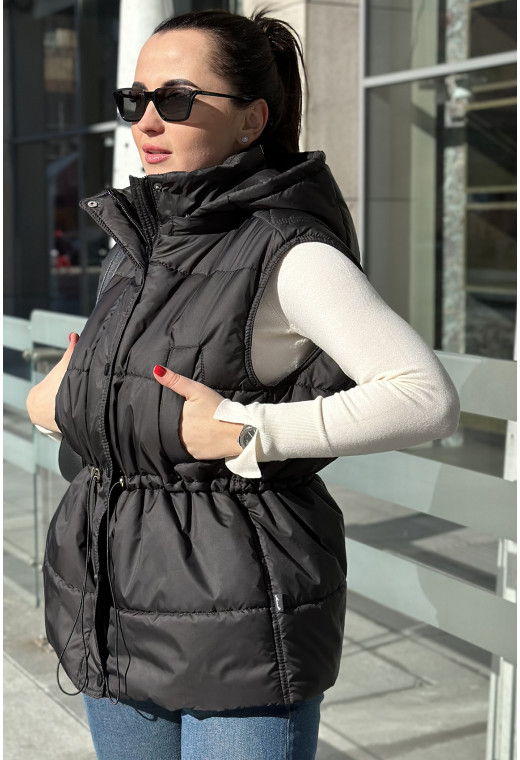 Черная жилетка в полоску —  869085. Maritel. Изображенние 1 Черная жилетка в полоску —  869085. Maritel. Изображенние 1