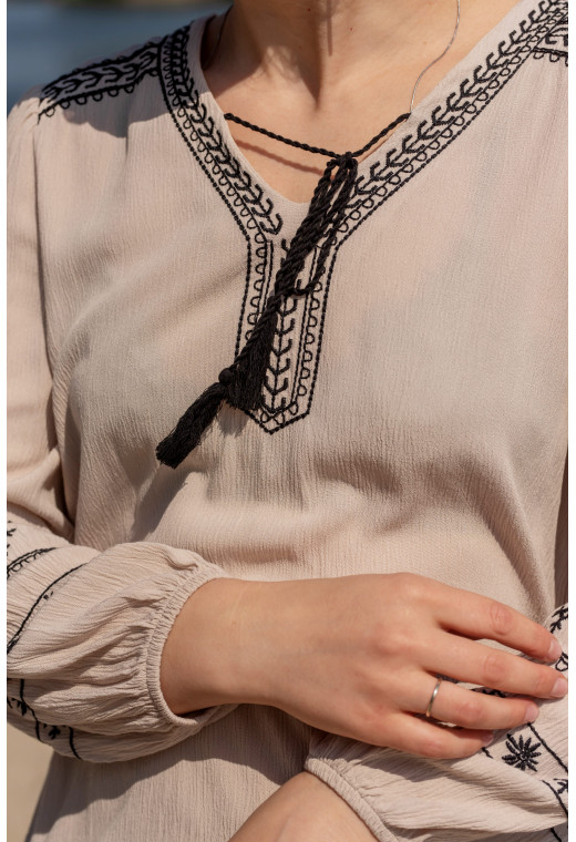 Бежевая вышиванка — 647391. Maritel. Изображенние 3 Бежевая вышиванка — 647391. Maritel. Изображенние 3