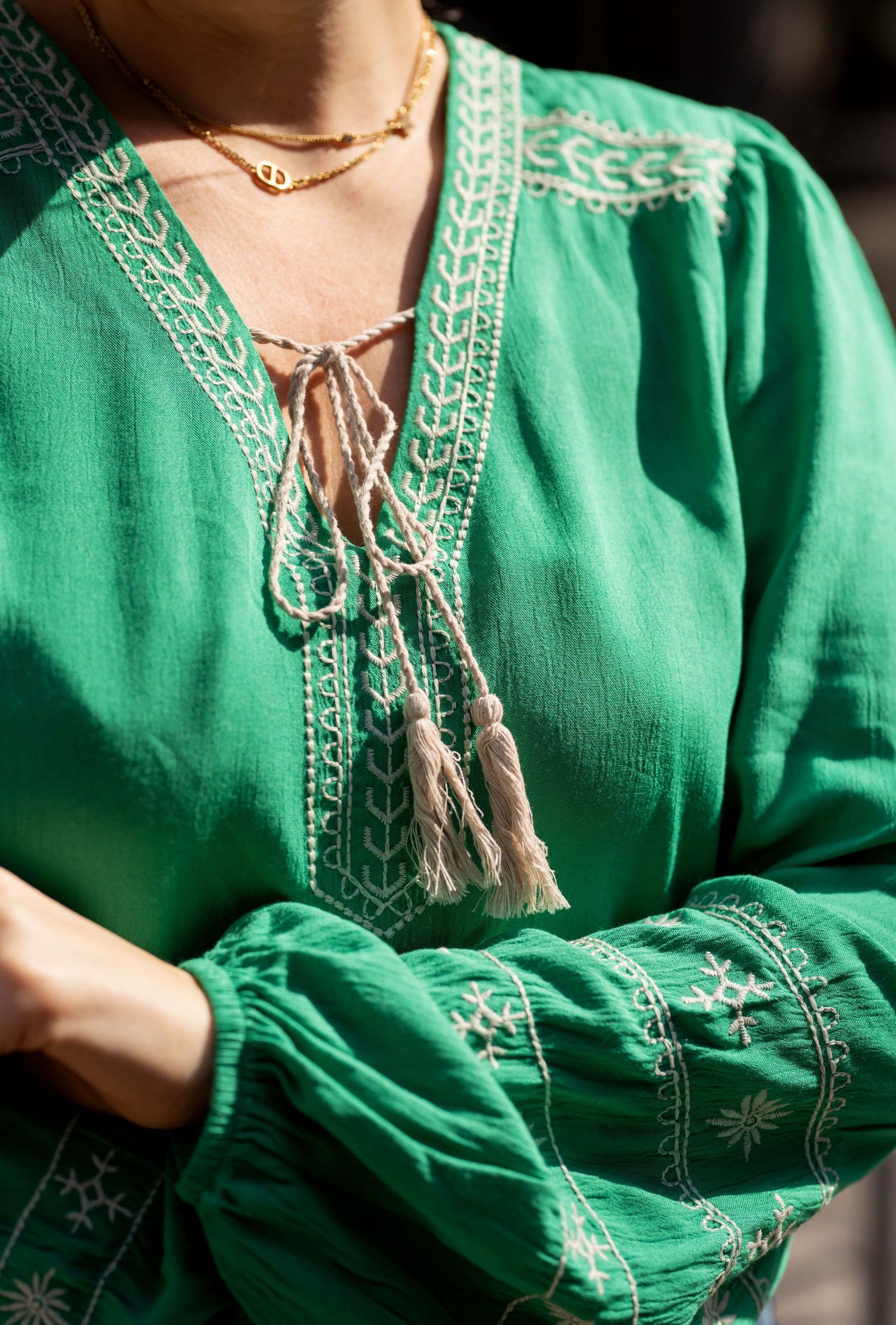 Зеленая вышиванка — 295588. Maritel. Изображенние 1 Зеленая вышиванка — 295588. Maritel. Изображенние 1