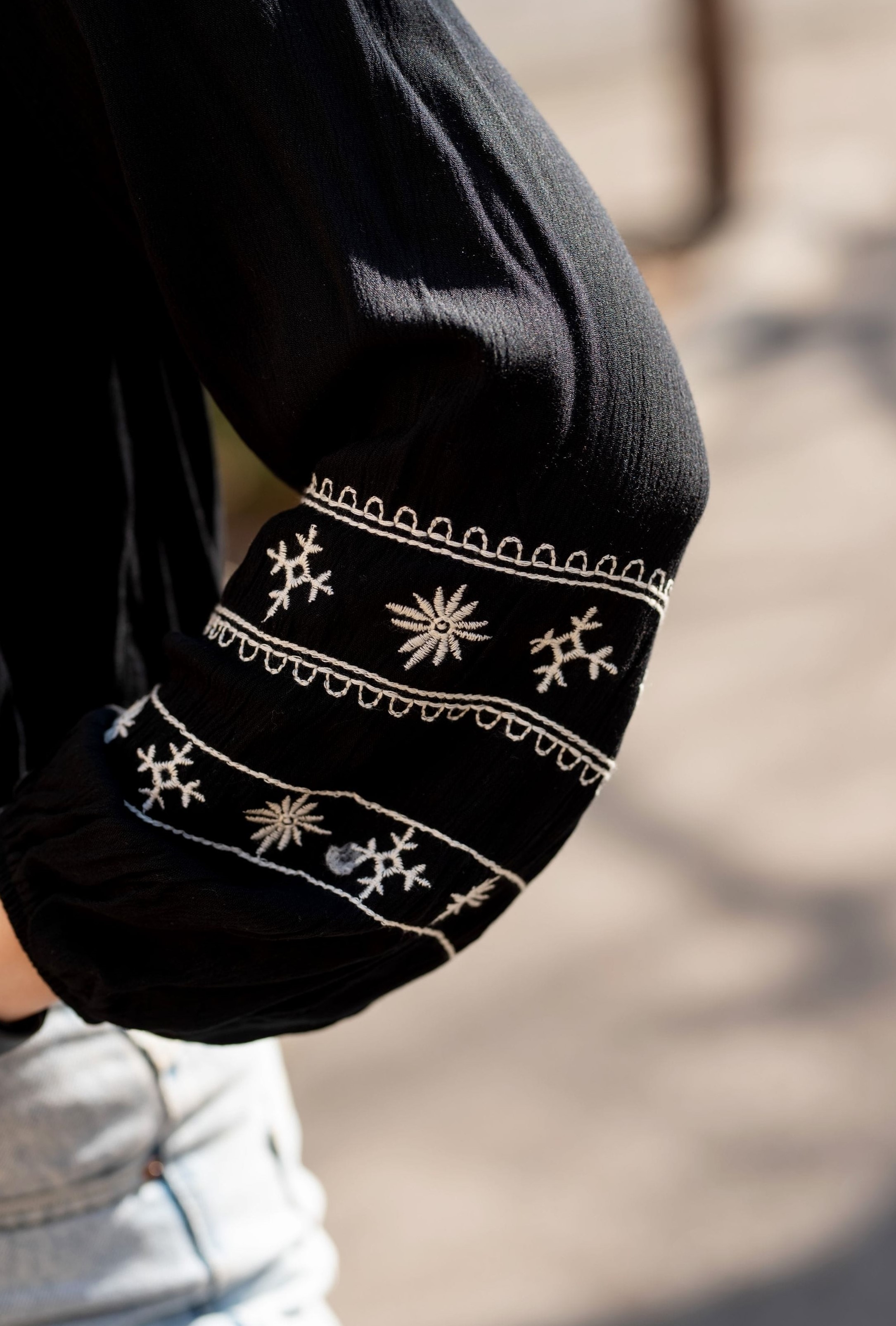 Черная Вышиванка — 235262. Maritel. Изображенние 3 Черная Вышиванка — 235262. Maritel. Изображенние 3